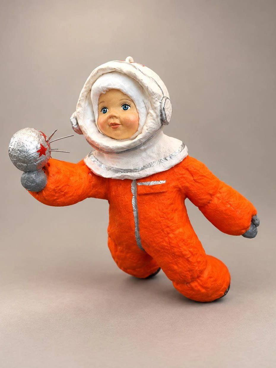 Космонавт. Ватная ёлочная игрушка.